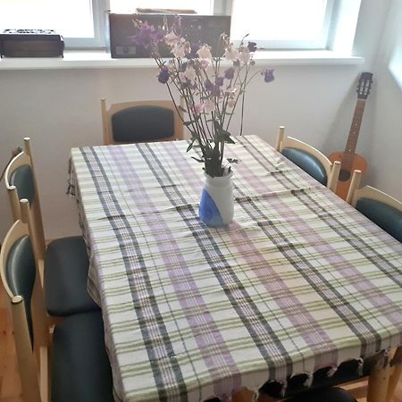 Edelweiss Hostel Stip Bagian luar foto