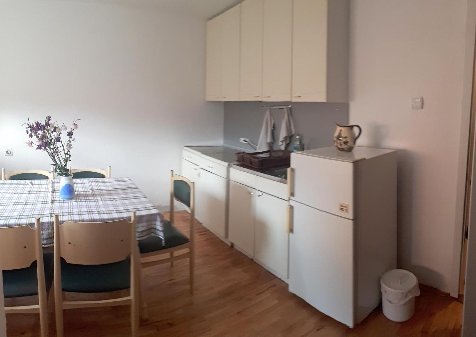 Edelweiss Hostel Stip Bagian luar foto