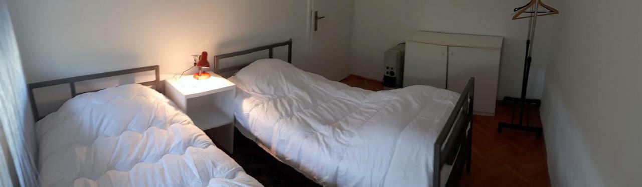 Edelweiss Hostel Stip Bagian luar foto